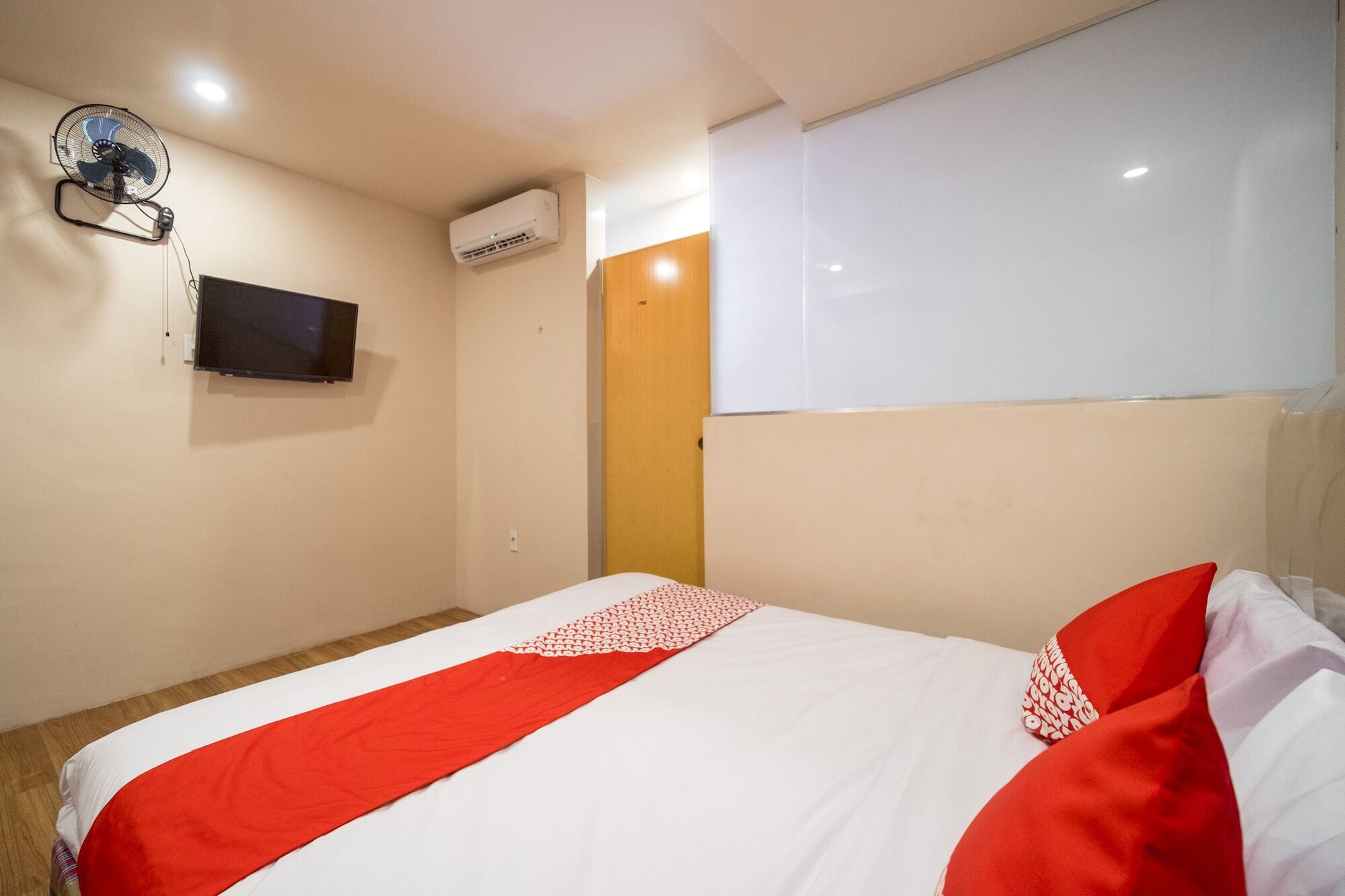 โอโย 291 เมดานซิตี้ ชาเรียะฮ์ Hotel ภายนอก รูปภาพ